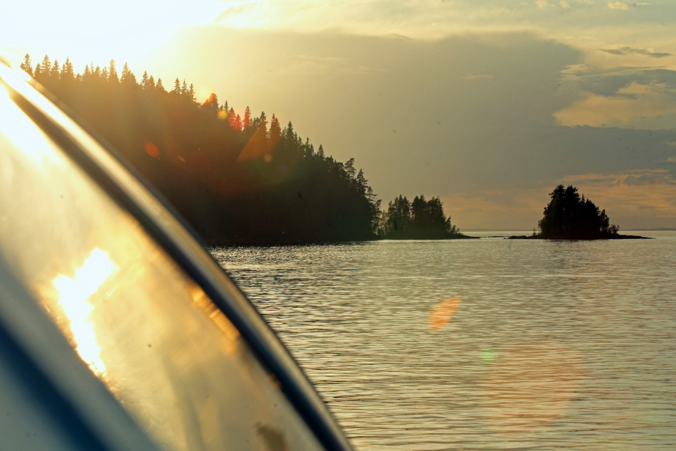Жителя Петербурга наказали за опасный полет над пляжем Ладоги