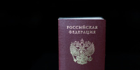 Выдворенный из Латвии пенсионер получил российское гражданство в Москве