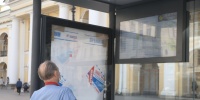 В Санкт-Петербурге обновили и установили тысячи информационных конструкций на остановках
