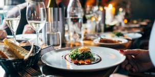 Старейшие кафе Петербурга: куда сходить за историей и вкусной едой