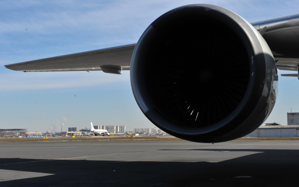 В Шанхае самолет совершил вынужденную посадку из-за пожара на борту