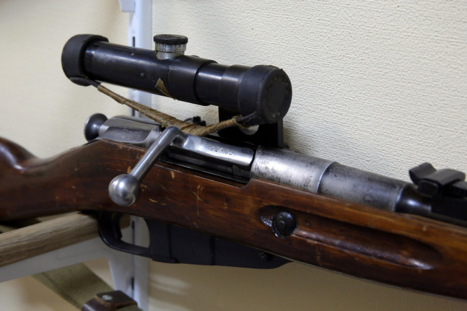 Житель Ленобласти тридцать лет хранил в сарае ящик тротила и винтовку Мосина