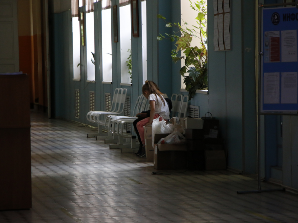 Москвичи требуют у Путина обезопасить подъезд к школе на проспекте Мира