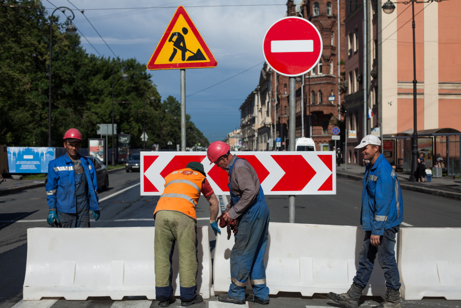 В Петербурге с четверга вводят новые ограничения движения на дорогах