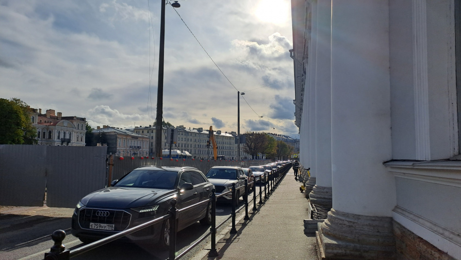 Учения экстренных служб у БДТ вызвали пробки на Фонтанке