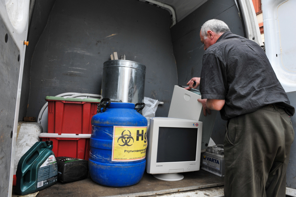 Уголовное дело завели после обнаружения ядовитых отходов на проспекте Ударников