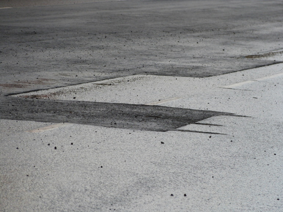 Работы по укреплению провала на Харченко идут без перерыва