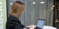 Удаленная работа облегчает возвращение женщин на рабочие места после декрета