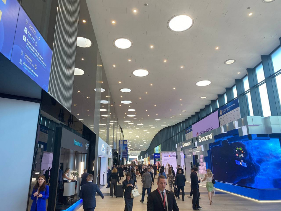 В Петербурге выявили схему с завышением стоимости рекламы в крупной компании