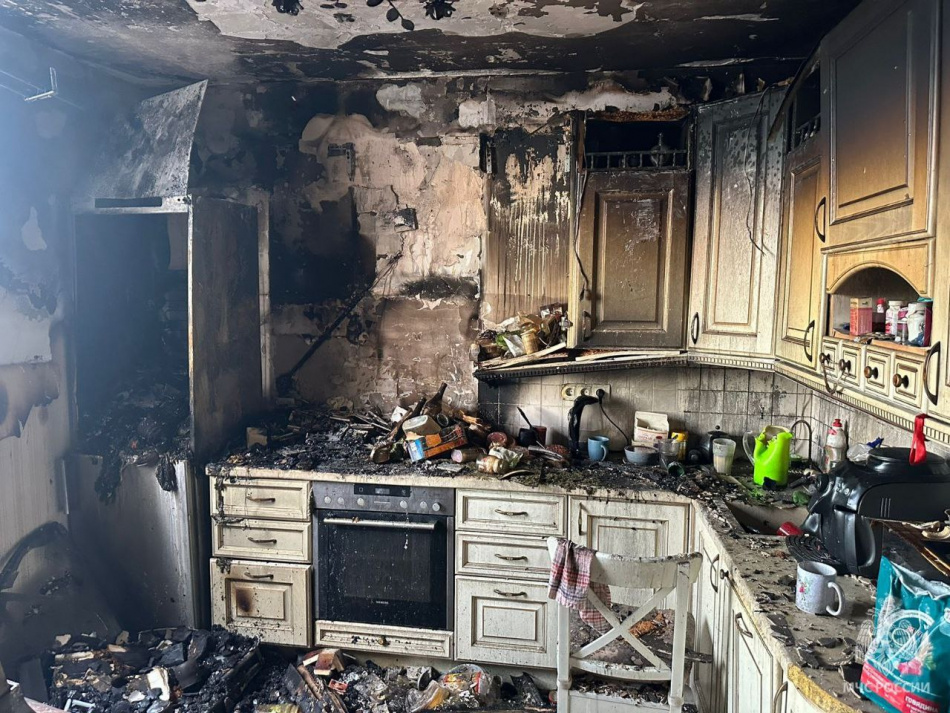 Пожар на кухне во Фрунзенском районе начался из-за вспыхнувшего масла на сковороде
