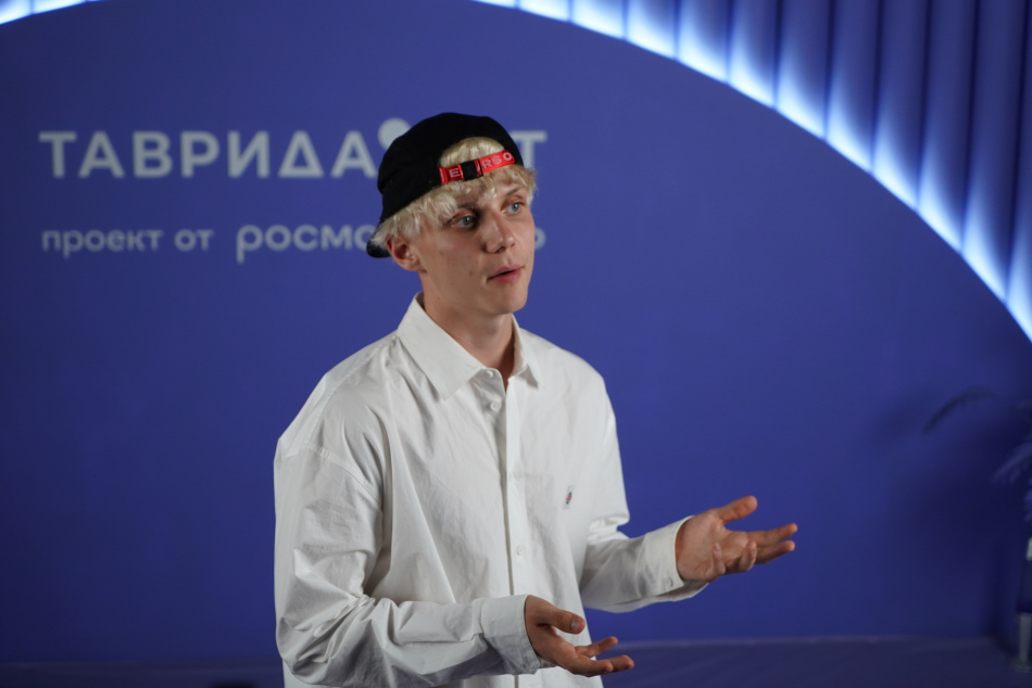 Ваня Дмитриенко объяснил, почему не афиширует отношения с Анной Пересильд