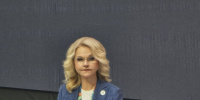 Голикова предложила пересмотреть семейные образы в российских фильмах и шоу