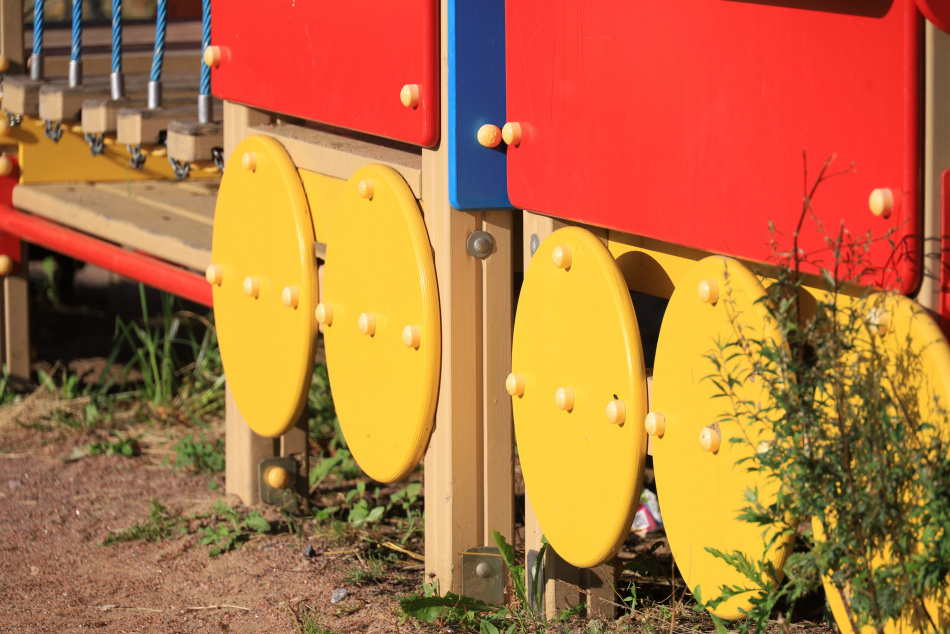 В Федоровском сквере Купчино устранили проблемы на детской площадке