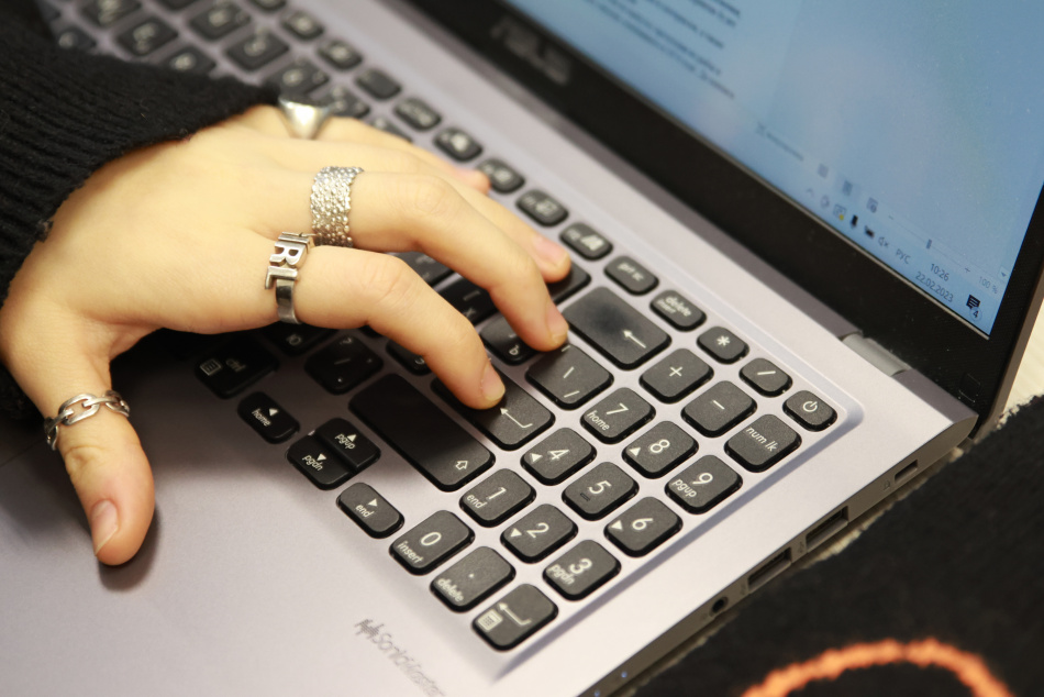 Финский ученый превзошел ИИ в сложной задаче о касающихся сферах