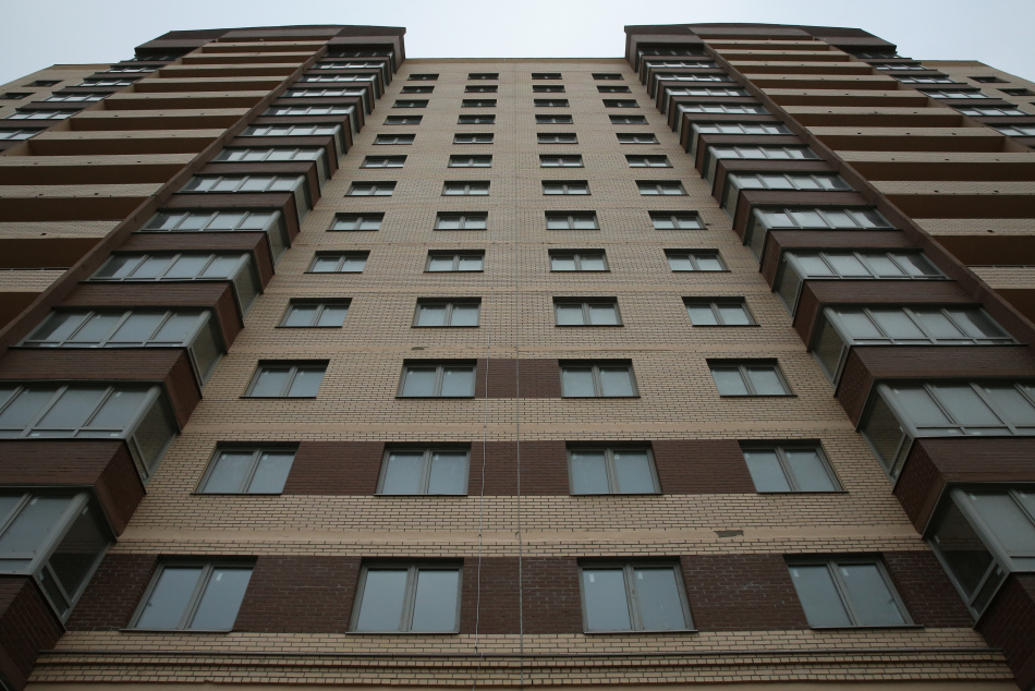 В Васильево пятилетняя девочка выбросила младенца из окна четвертого этажа