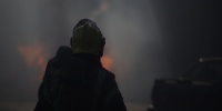 В Кировском районе Петербурга спасатели три часа тушили крупный пожар в заброшке