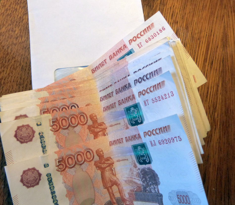 В Калининском районе прокуратура требует взыскать с фирмы 1,3 млн долга по зарплате