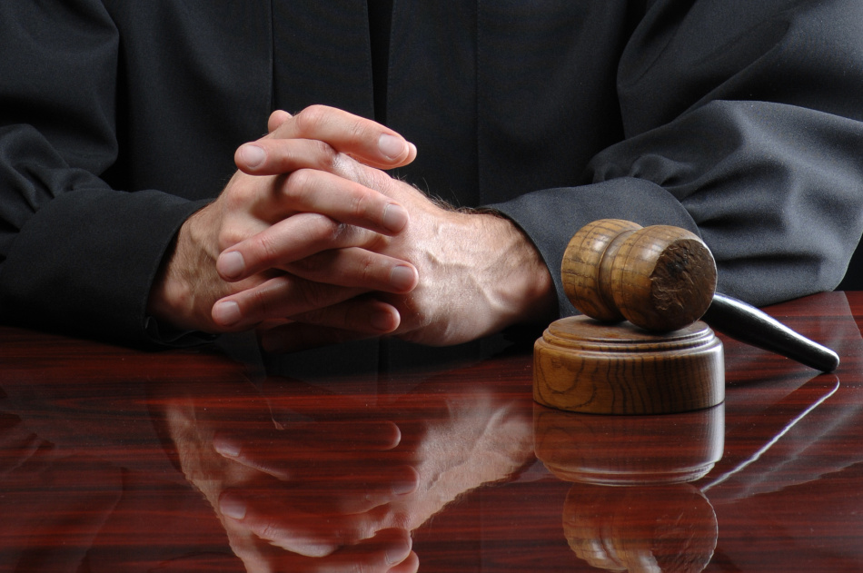 В Петербурге охранник школы устроил стрельбу и получил два года условно