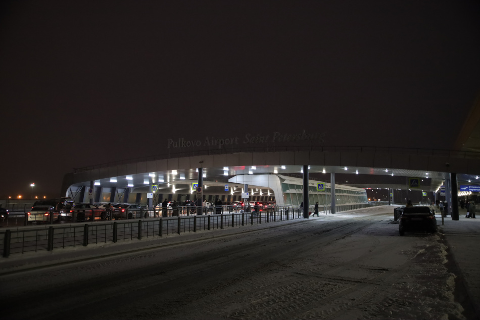 Пассажирка отсудила у Пулково компенсацию за перелом на обледеневшем трапе