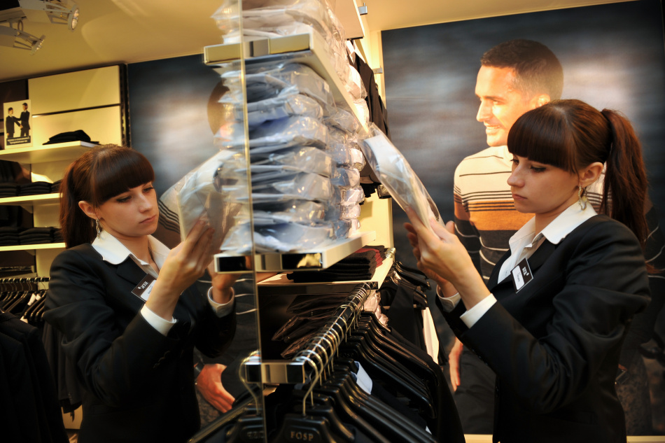 В Таиланде возник дефицит темной одежды после смерти королевы-матери