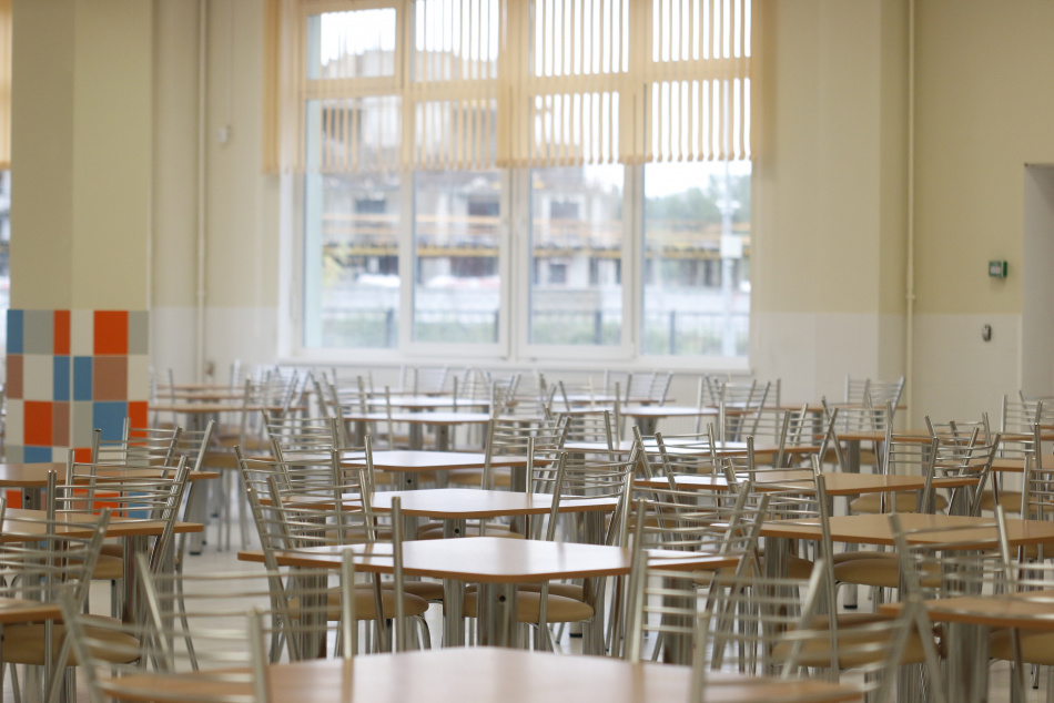 В Петербурге приостановили работу столовой колледжа после инцидента с отравлением