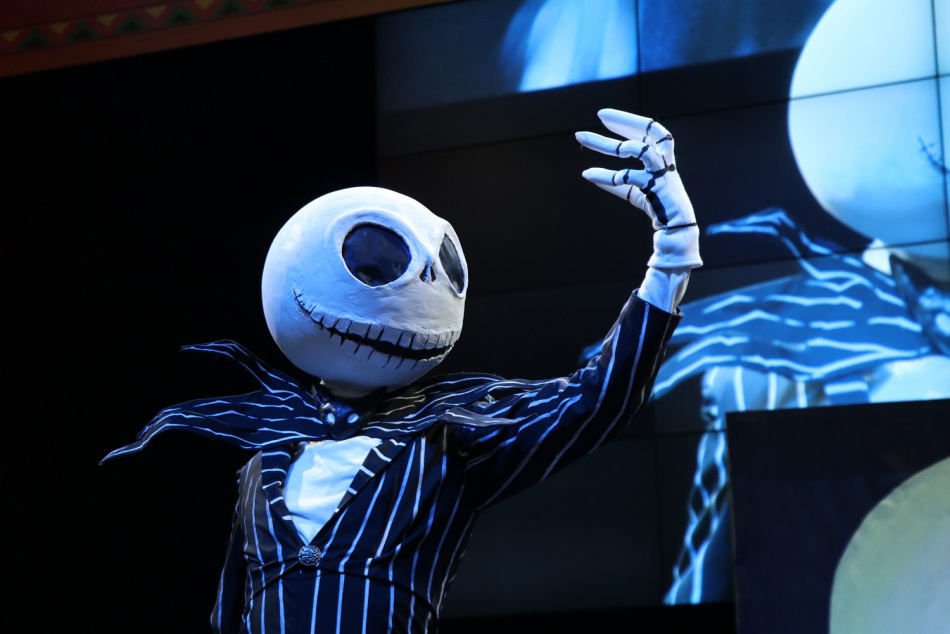 Священник объяснил, почему смех на Хэллоуин помогает справиться со злом