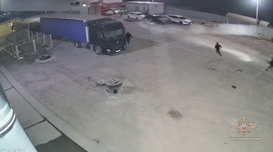 В Новосибирске накрыли банду похитителей элитных авто под видом перевозчиков