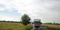 На трассе в Тосненском районе вспыхнул грузовой автомобиль во время движения