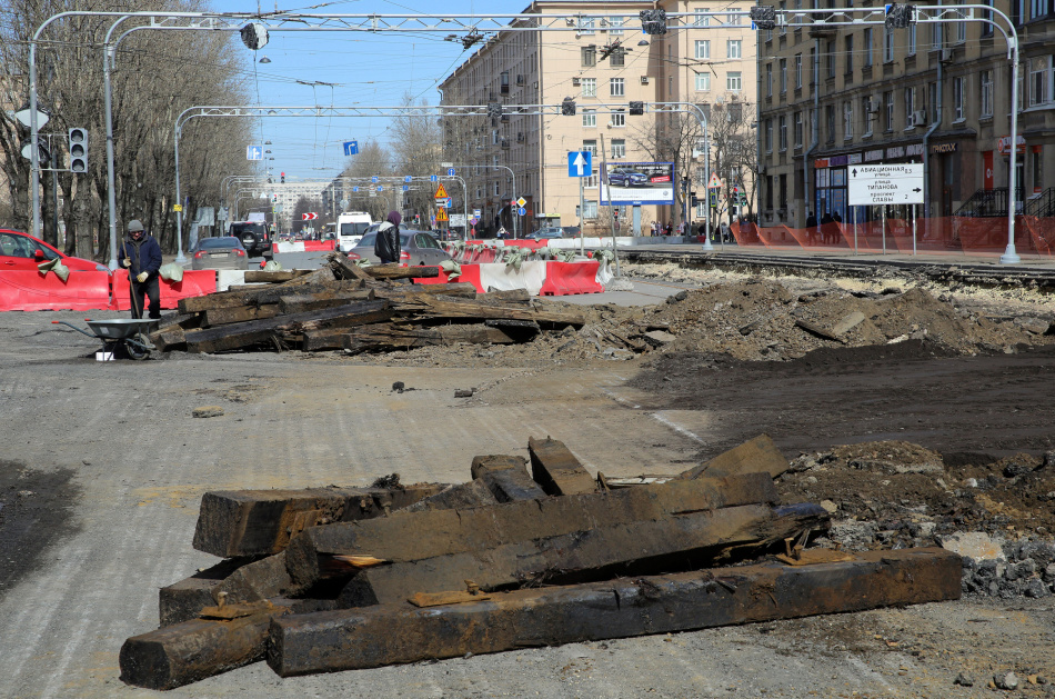 В Петербурге к концу года завершат половину дорожных и строительных работ
