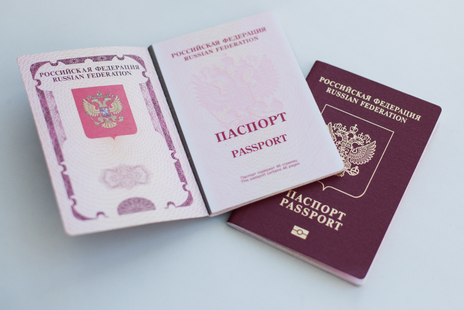 В России изменят правила оформления загранпаспортов для детей