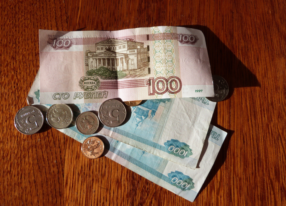 В Шушарах ремонтник украл у заказчика инструменты и проиграл деньги на ставках