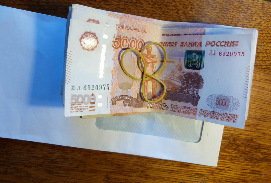 Стекольный холдинг в Ленобласти поплатился за наем бывшего госслужащего