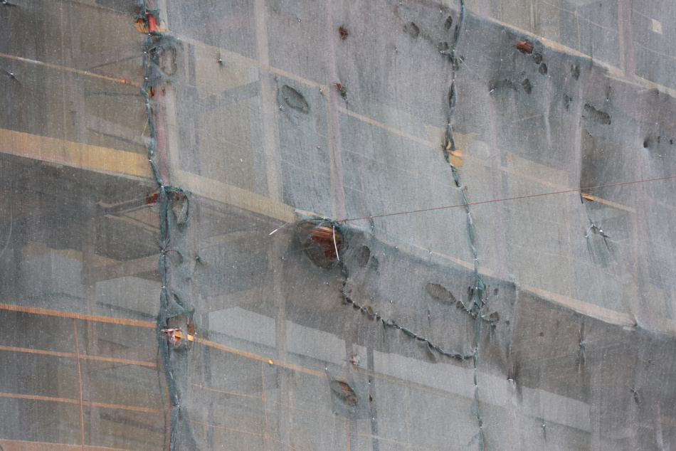 Фасад дома графа Граббе на Лахтинской улице обрел исторические краски