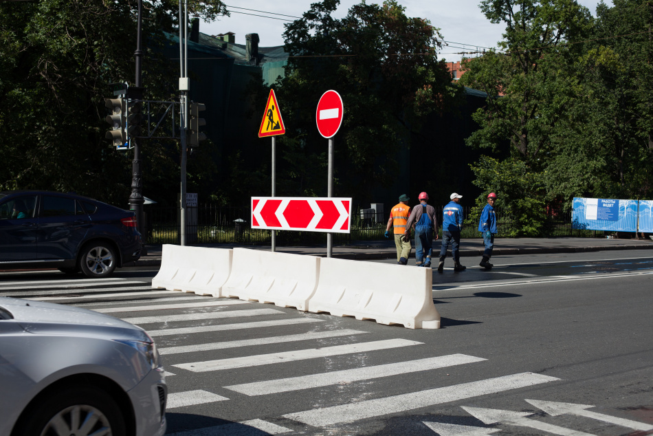 В четырех районах Петербурга сняли ограничения на дорогах после завершения работ