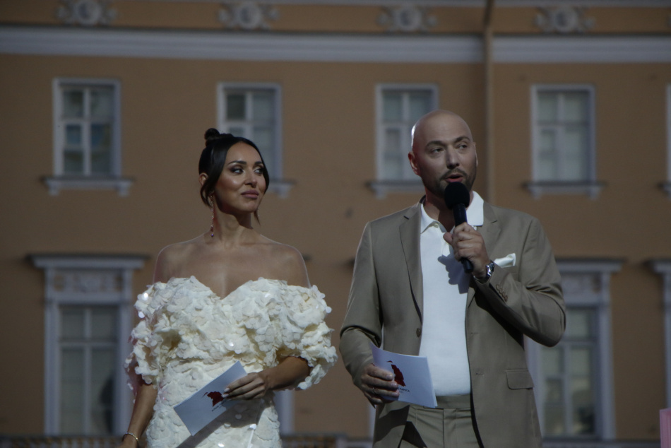 Алсу прервала концерт в Москве из-за экстренной ситуации в зале