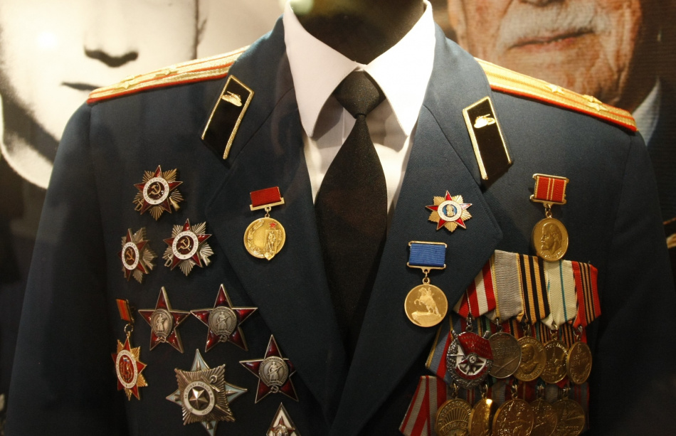 В Подмосковье спустя 40 лет медаль ветерана ВОВ вернули его внукам