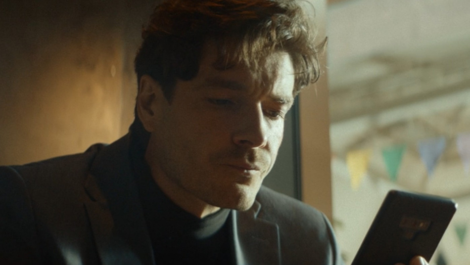 Максим Матвеев показал подросшего сына Григория с необычной игрушкой