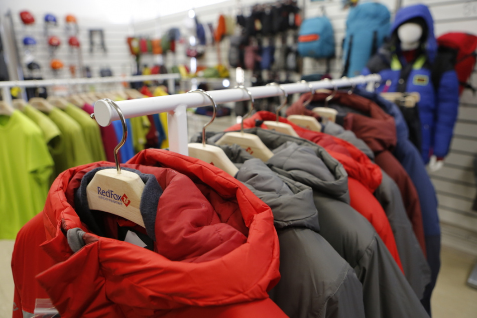 В Петербурге резко вырос интерес к традиционным зимним аксессуарам и одежде