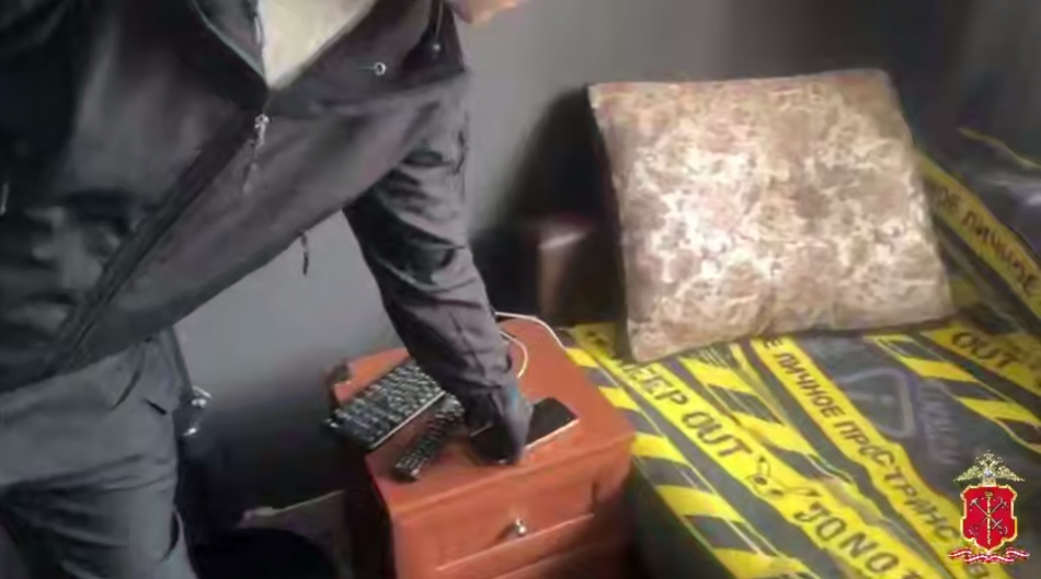 В Ленобласти задержали пособника зарубежных мошенников с сотнями сим-карт