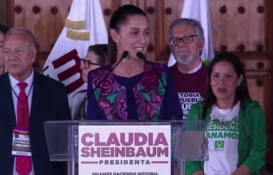 В Мехико мужчина попытался приблизиться к президенту Шейнбаум на прогулке