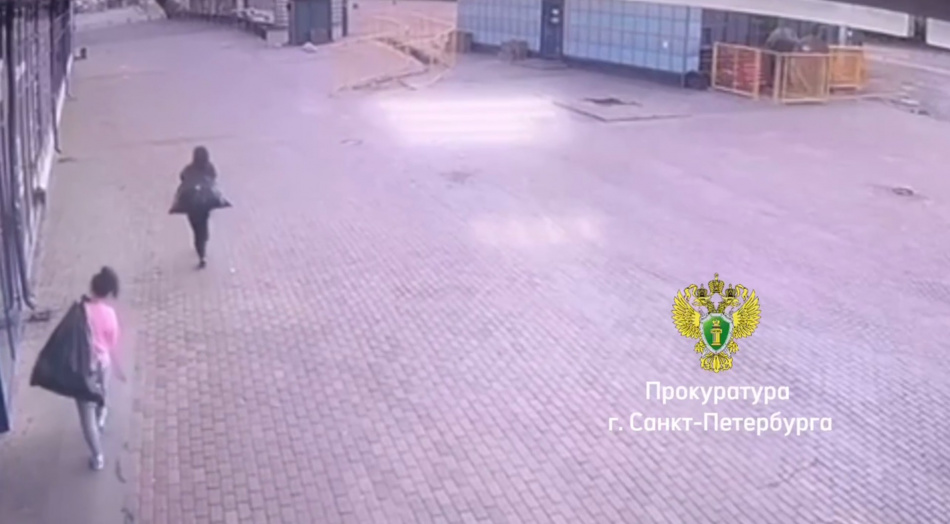 Продавщица и ее сообщница похитили из магазина табака на 800 тысяч рублей