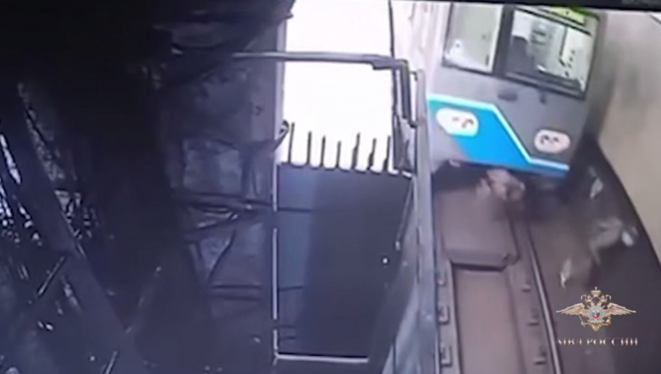 В московском метро задержали двух диггеров с болгаркой