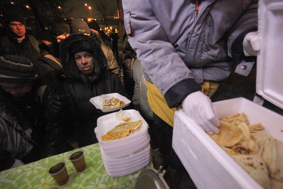 В аварийном доме на Розенштейна нашли обустроенные жилища для бездомных