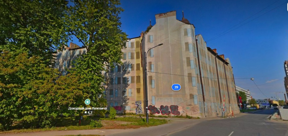 В Петербурге частично разрушилось историческое здание на улице Розенштейна