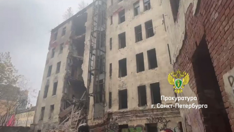 Четыре человека эвакуированы из старого дома на Розенштейна после обрушения