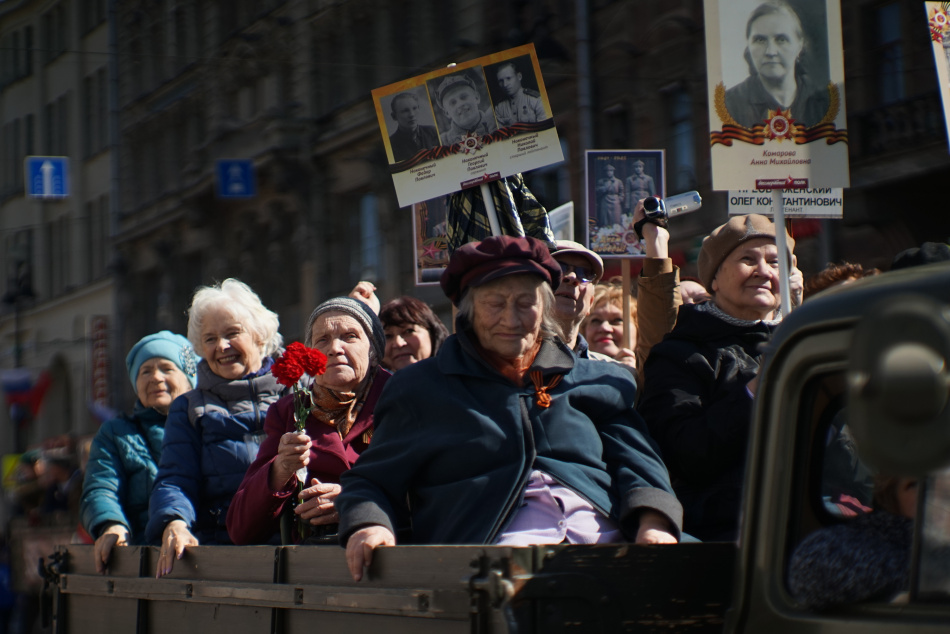 Глава СК Бастрыкин навестил 104-летнюю зенитчицу защищавшую небо Ленинграда
