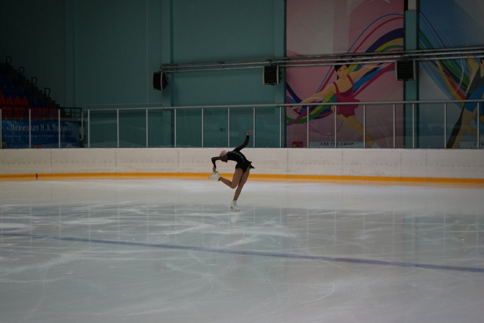 Евгения Медведева появилась с кольцом на пальце и вызвала волну слухов о помолвке