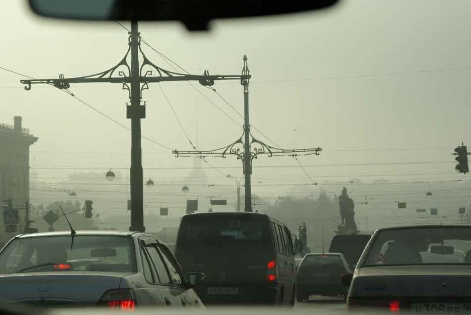 В Петербурге с пятницы вводят новые ограничения движения на дорогах города