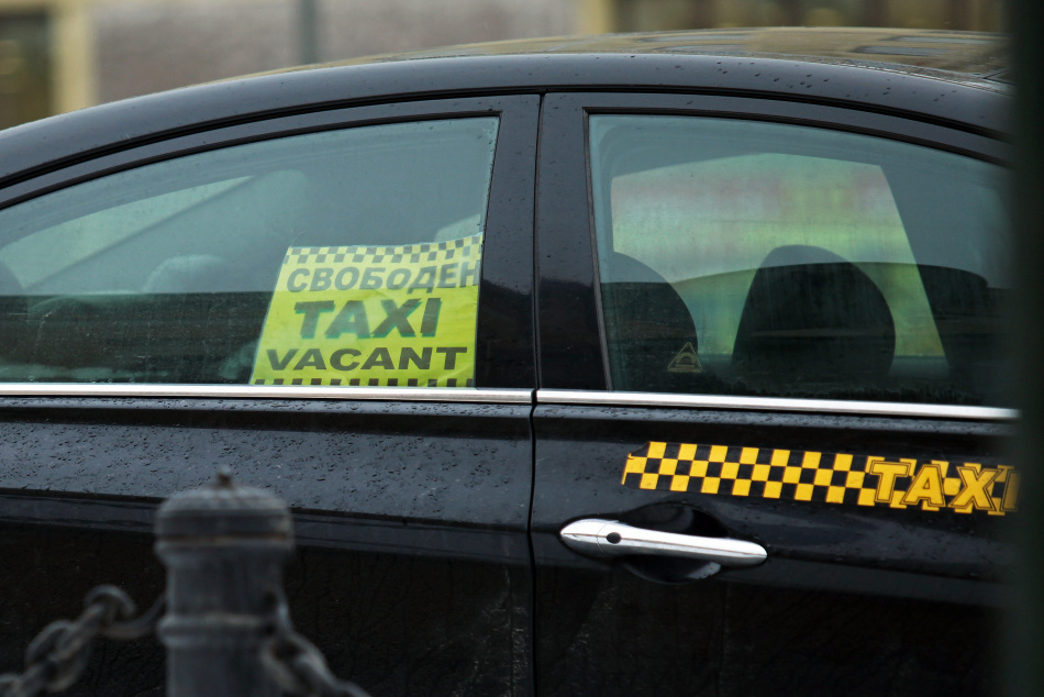 Житель Петербурга отправился в колонию за аферу с кредитами на авто для такси