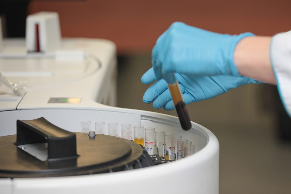 Владелец лабораторной сети «Хеликс» оказался в центре семейного спора